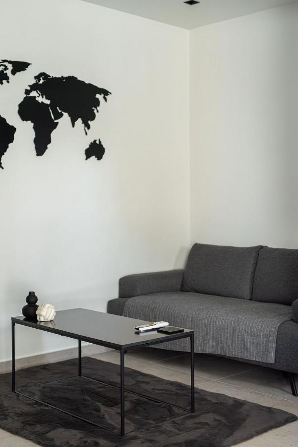 Apartment Minimal Art *